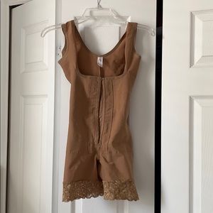 Nude corset Like New